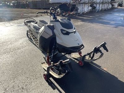 2024 SKI-DOO Summit X 850 E-TEC Turbo R Arctic Des