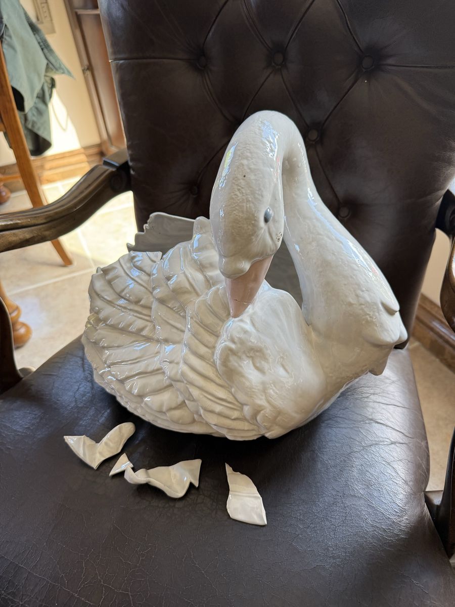 Large vintage swan 🦢 planter 14” T  X 19” W