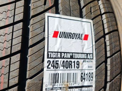 245/40r18 uniroyal tiger paw touring as