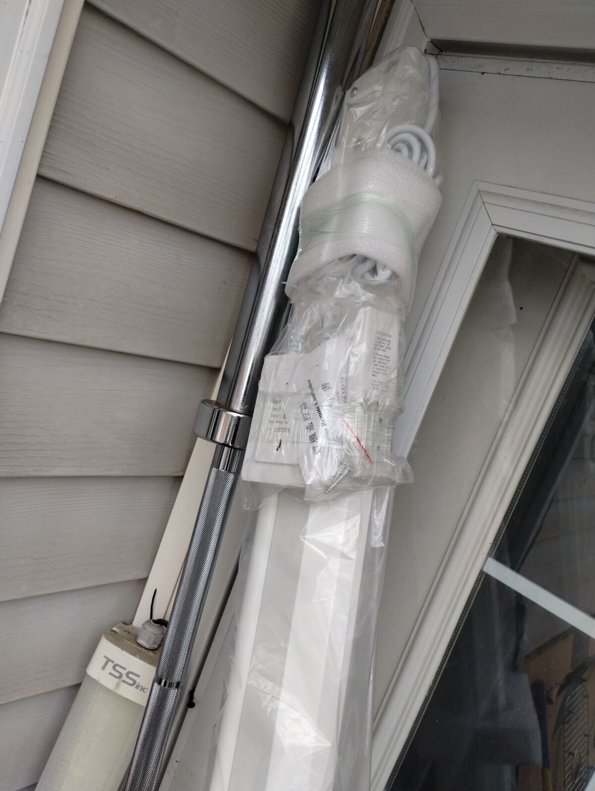 projection screens  power and manual   25 for powerd and 15 for manual till gone   GREAT FAMLY GIFT