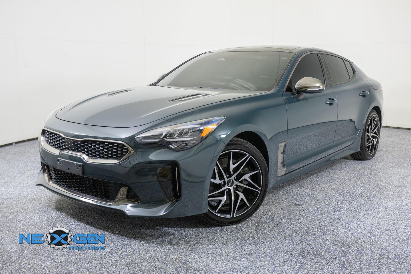 Main image 3