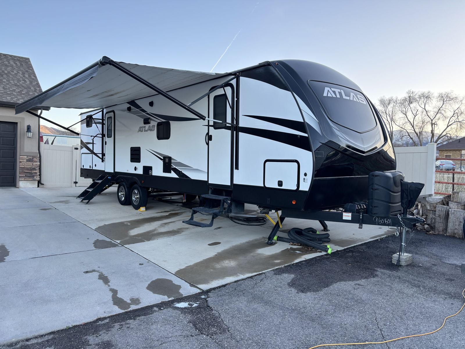 2021 Dutchman Atlas 3202BH (Bunk House)