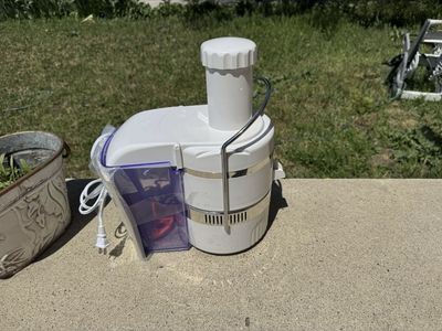 Jack LaLanne's Power Juicer Electric Countertop Juice Extractor - White