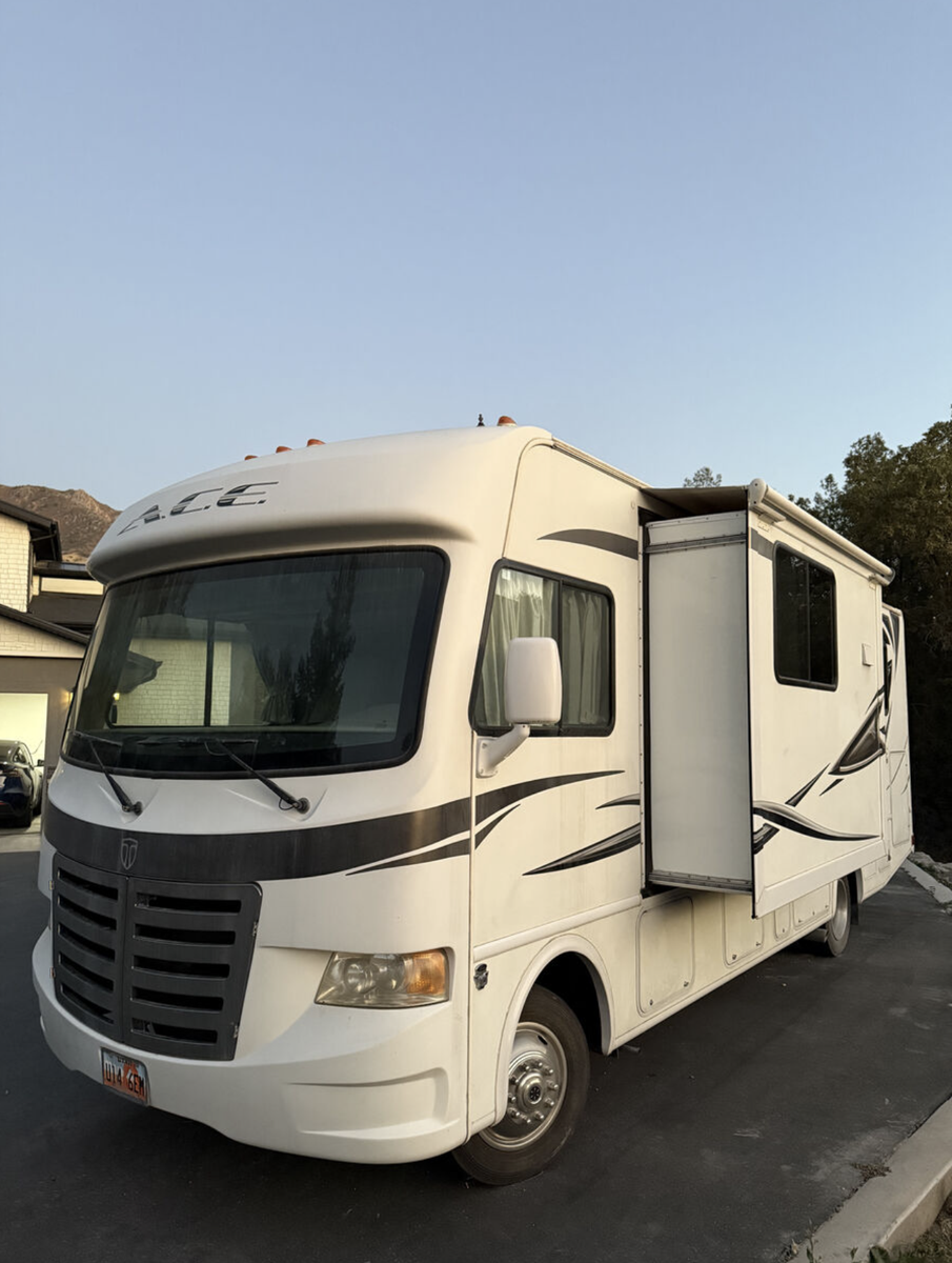2012 Thor A.C.E. EVO 29.1 Custom Motorhome