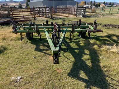 John Deere Chisel Plow