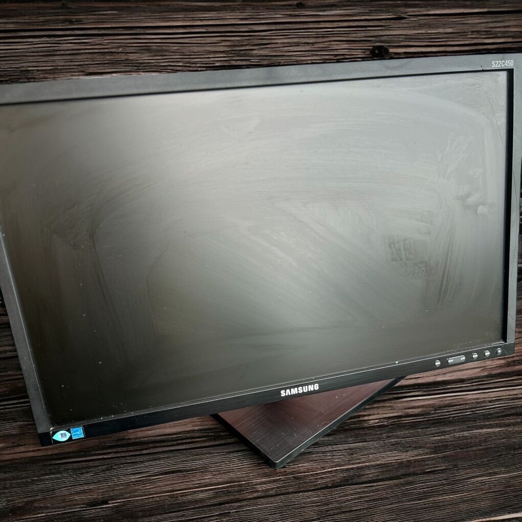 Samsung 24” LED Monitors – Model S22C450