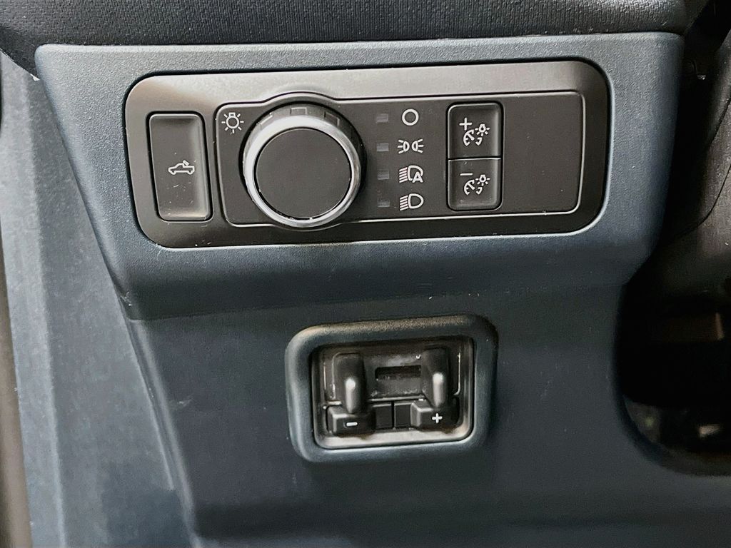 Main image 10