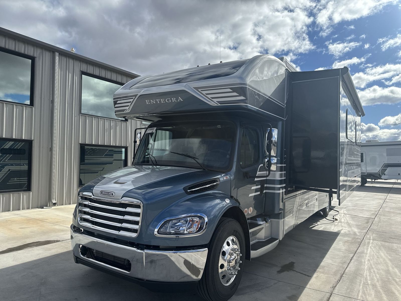 2026 Entegra Coach Accolade XL 37K