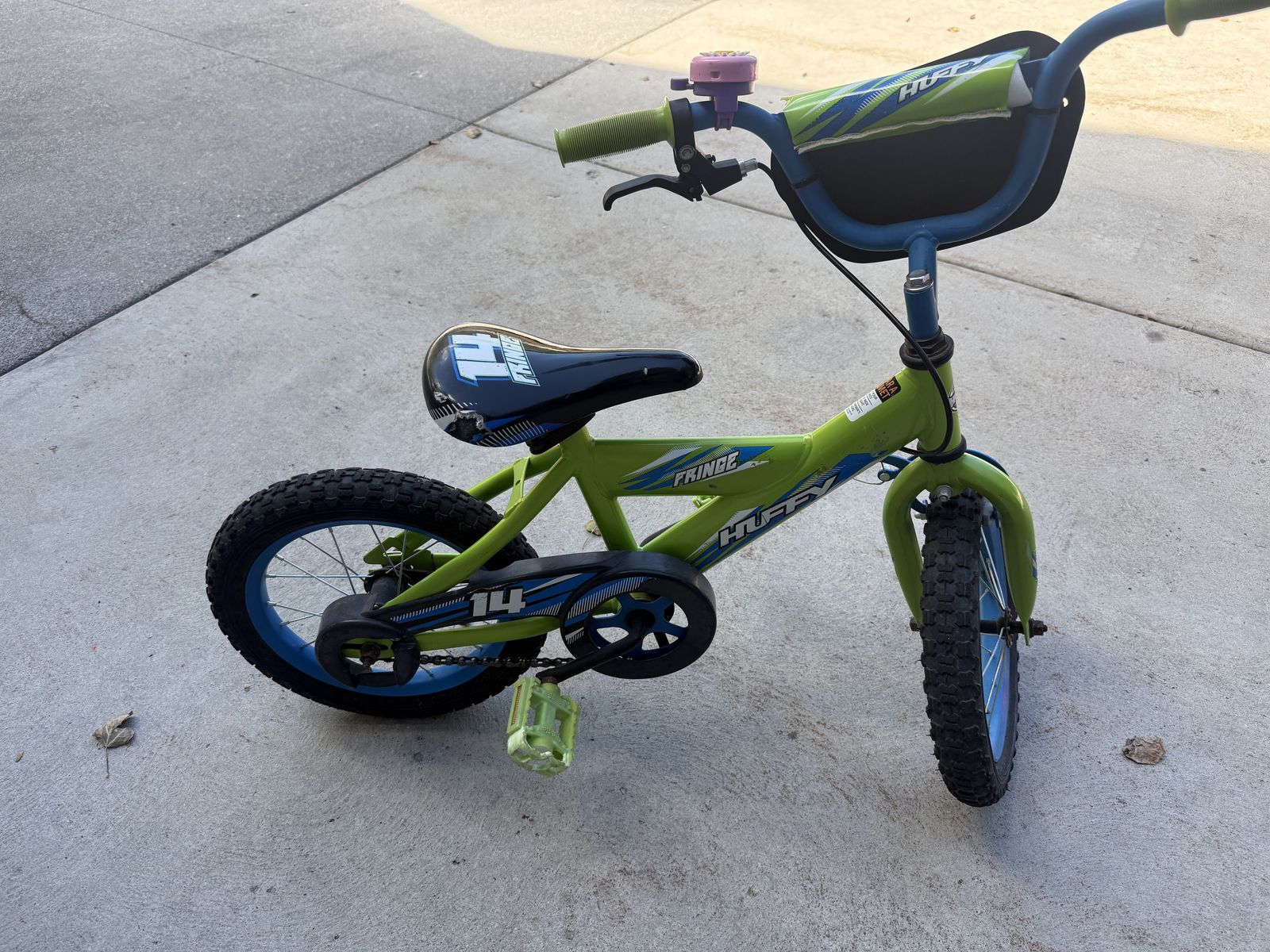 Huffy Fringe 14" Bike for Kids First Bike.  Includes kickstand and bell.