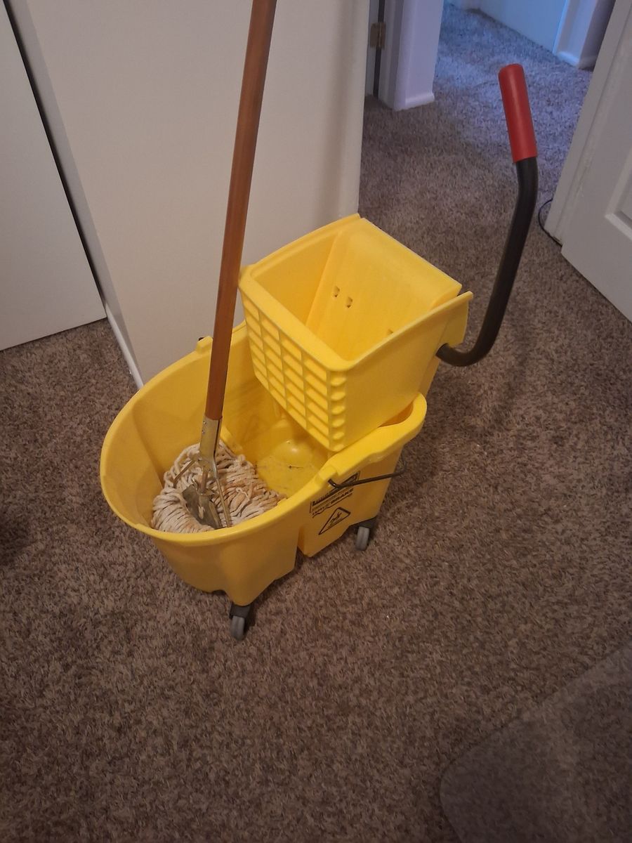 Mop bucket