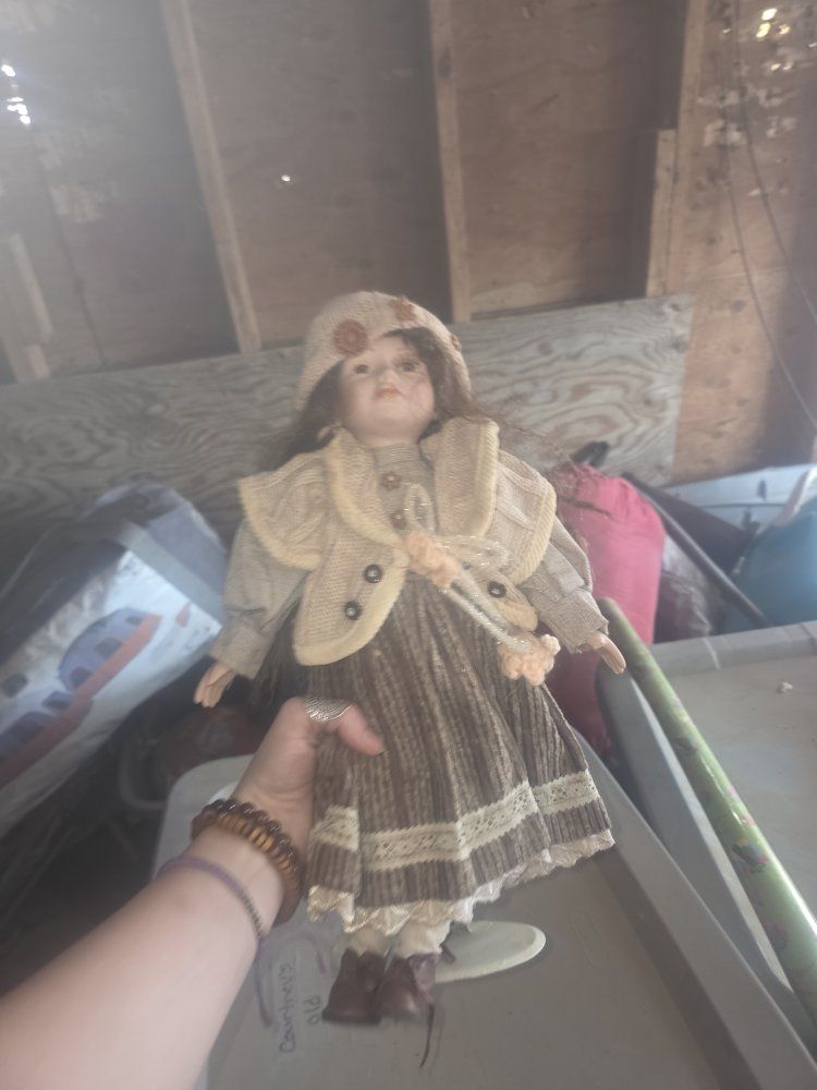 Vintage Porcelain Doll Collection - 3 Unique Dolls with Stands & Detailed Outfits