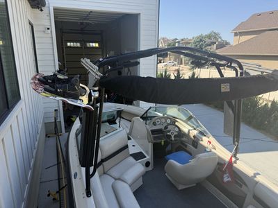 2001 Ski Centurion Wakeboard Boat