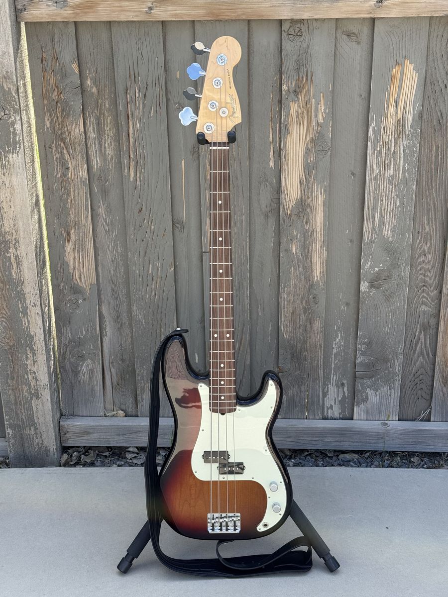 Fender American Professional Precision Bass (P-Bass)