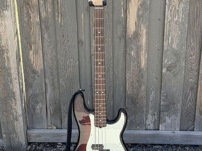 Fender American Professional Precision Bass (P-Bass)