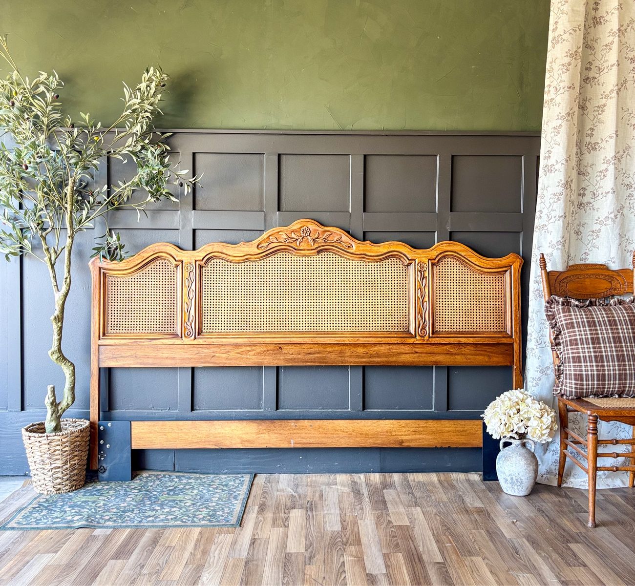 *FREE DELIVERY* Vintage King Drexel Oak & Cane Headboard with Frame