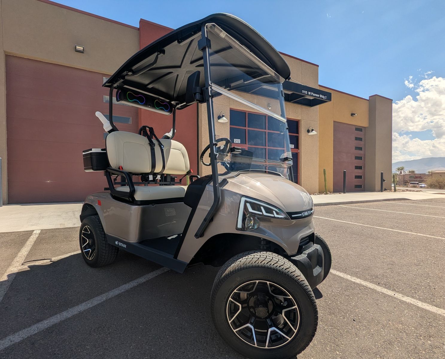 2027 Star EV J Plus 2 Pepper Gray