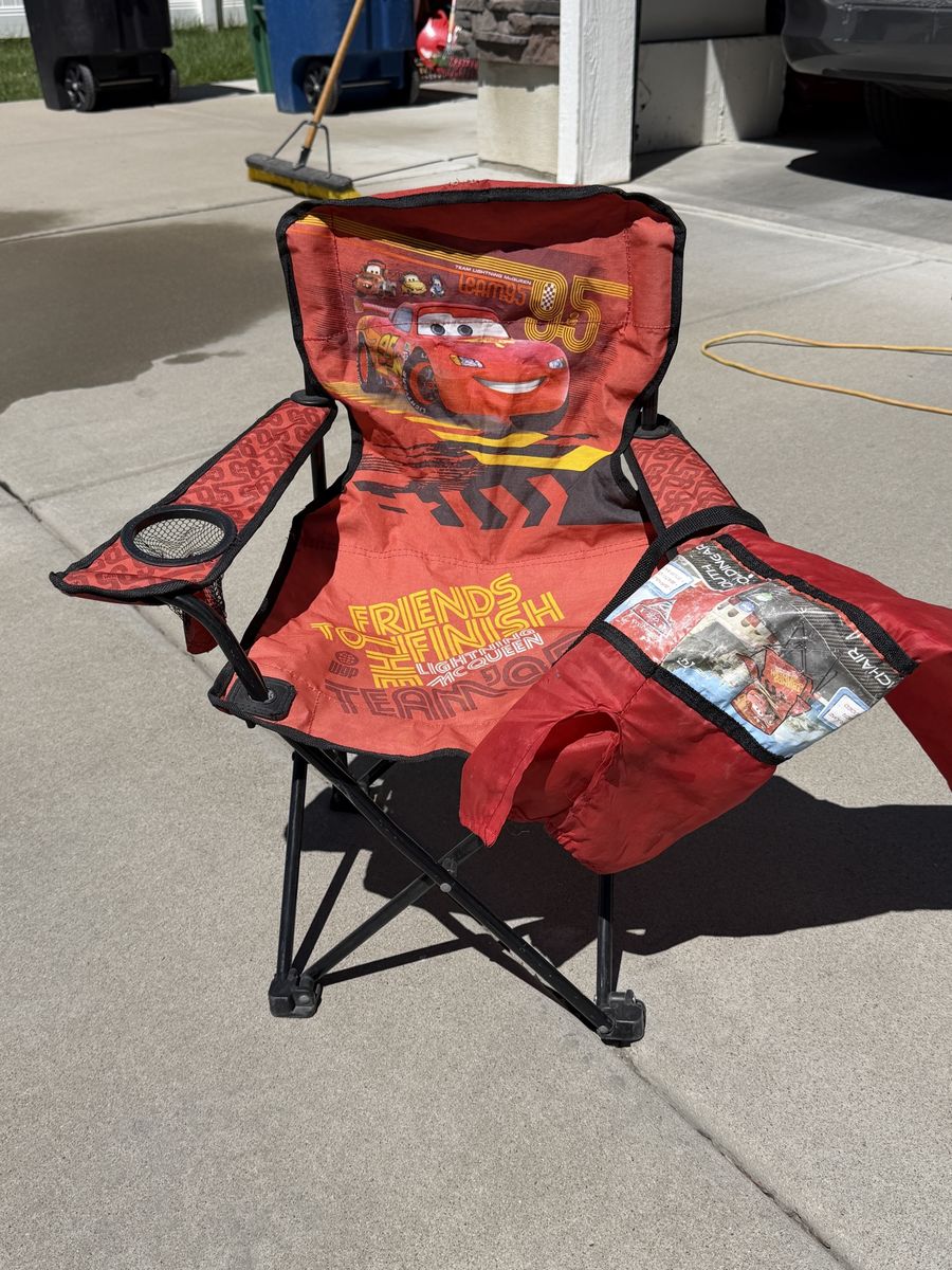 Free Kids Lightning McQueen Folding Camp Chair with Cupholder & Carry Bag