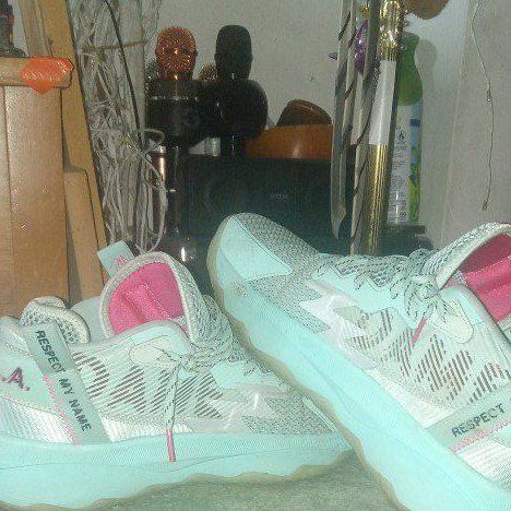 ADiDAS DAME 8