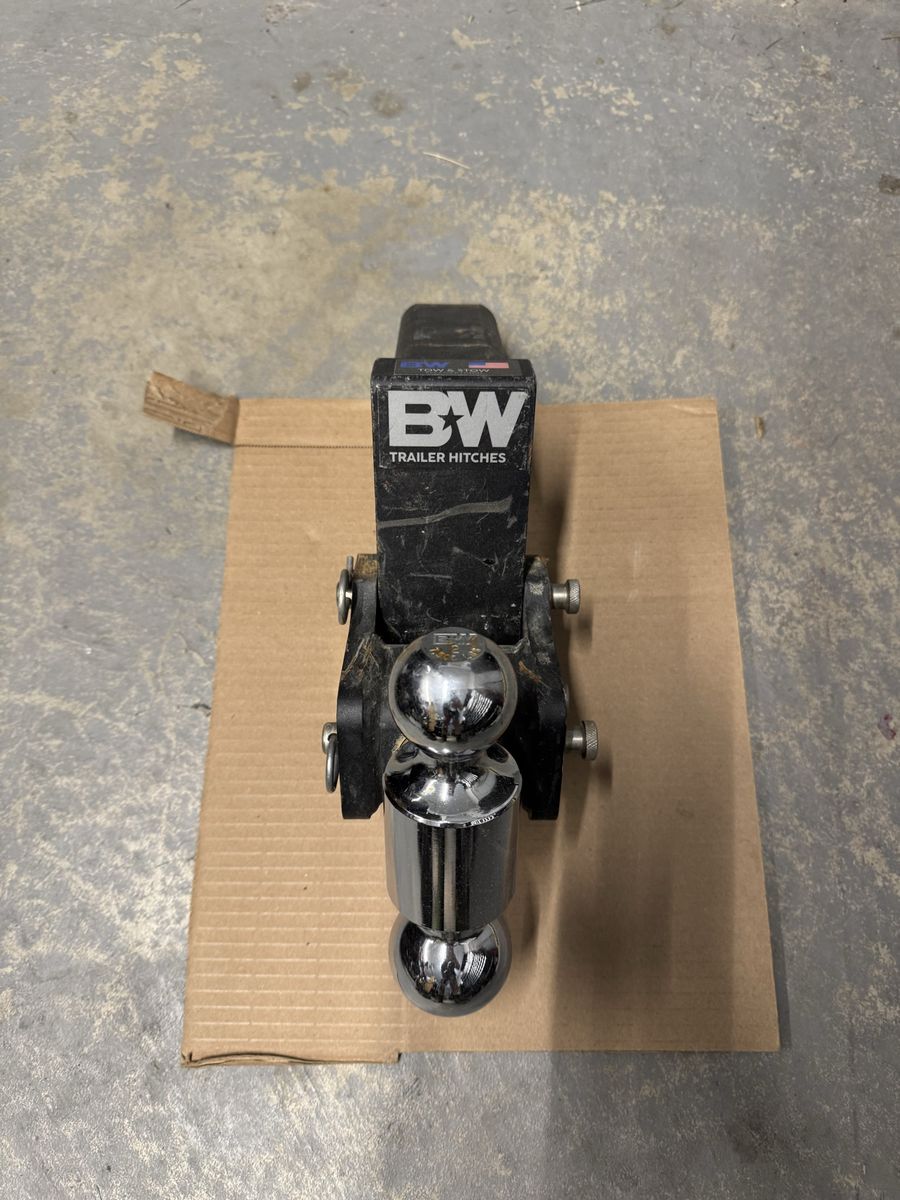 B&W trailer hitch 2.5” shank 4” inch drop