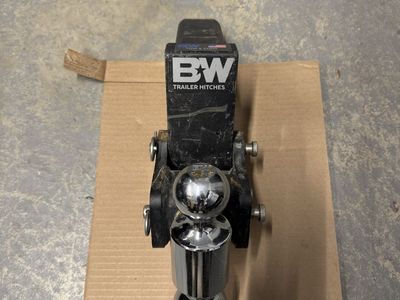 B&W trailer hitch 2.5” shank 4” inch drop