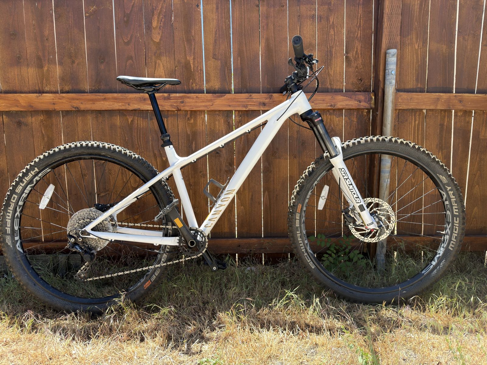 2023 Canyon Stoic 2 (Medium) – $999 OBO – Low Miles, Upgraded, Excellent Condition
