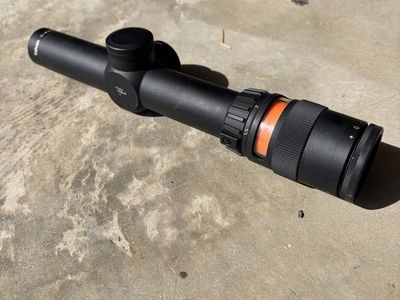 Trijicon TR24R Accupoint 1x4-24