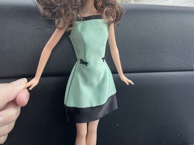 Classic mint fashion avenue brunette Barbie doll