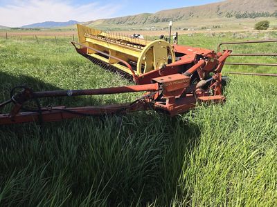 New Holland 479 Swather