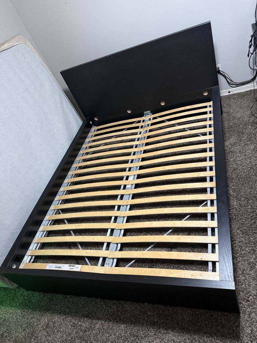 Full Bedroom Set (Queen)