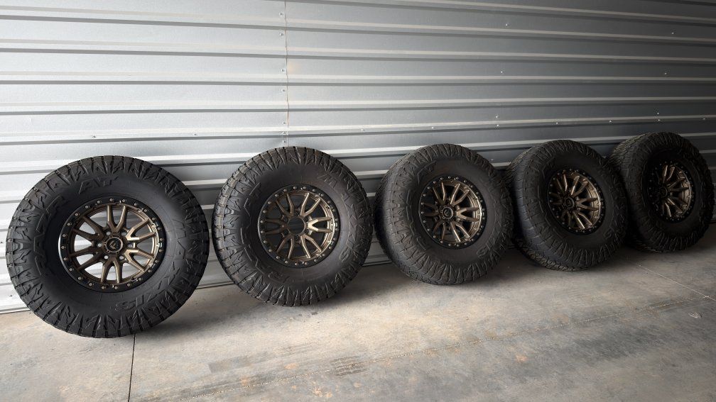 37” Maxxis Razr AT Tires & 17” Fuel Rebels