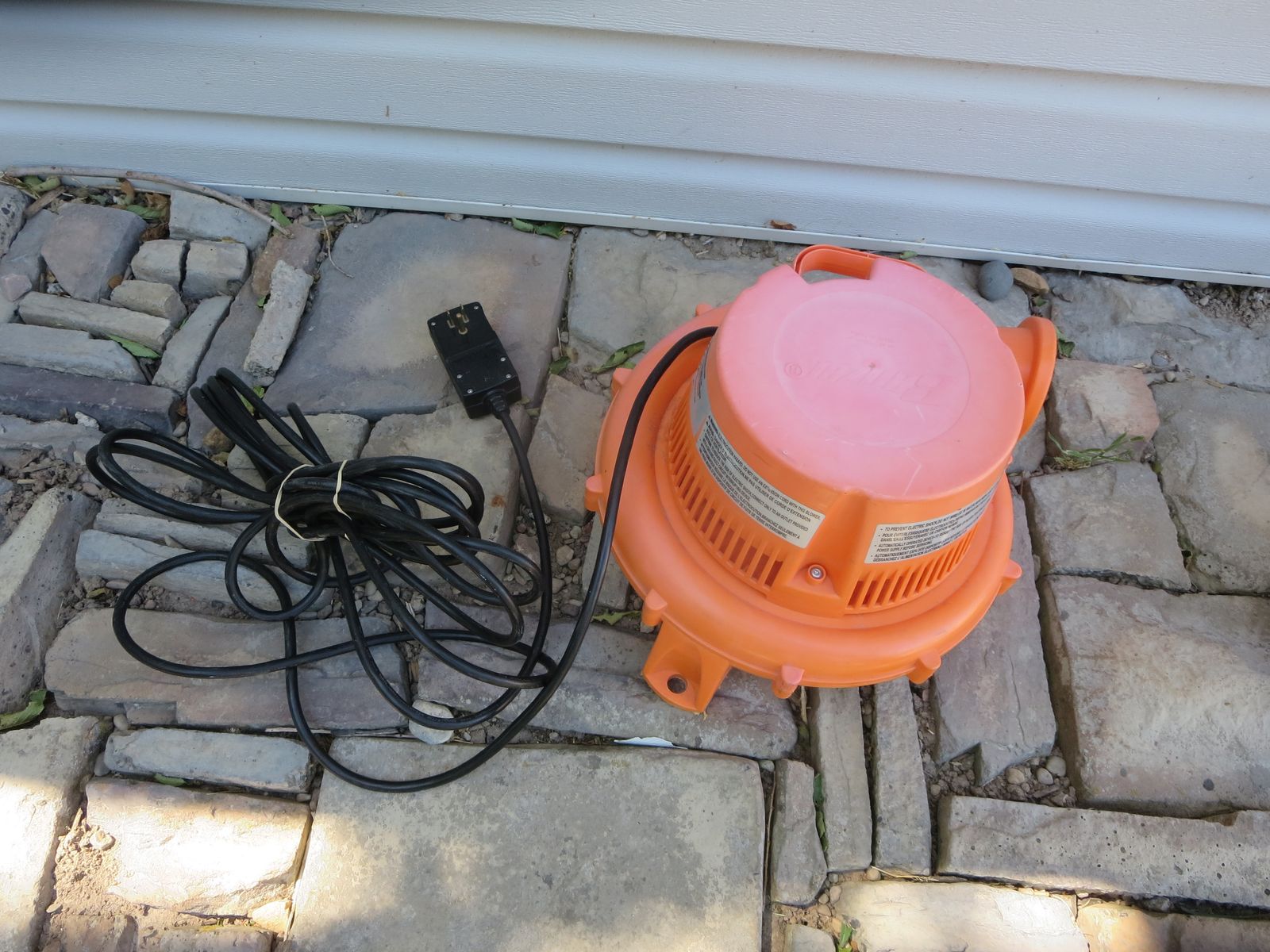 Banzai 10 Electric Inflatable Blower Fan Outdoor Use 110-120V 3.3A