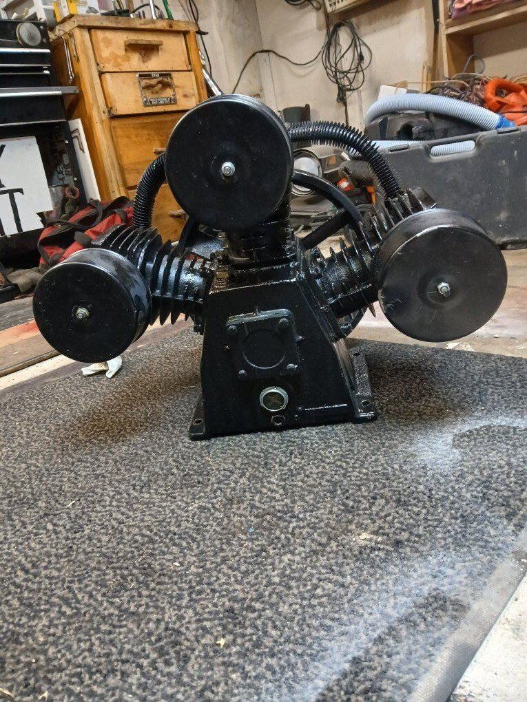 14.1 cfm air compressor pump