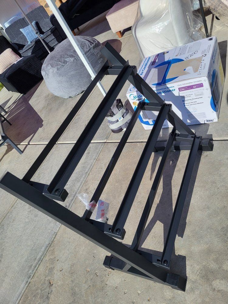 3 Tier Metal Dumbell Rack 
Qty-1