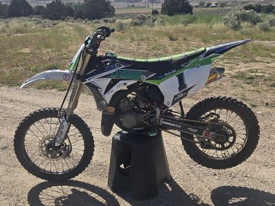 2017 Kx 85 cc $2,000 Or Trade For Decent 450 cc. Dirt bike.