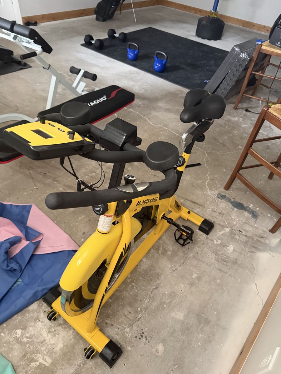 MAXKARE Indoor Cycling Bike, Yellow, Spin Stationary Exercise Bike for Home Gym