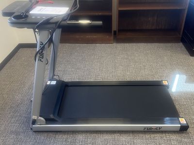 Funmily Treadmill with desk and handle bar (like new)
