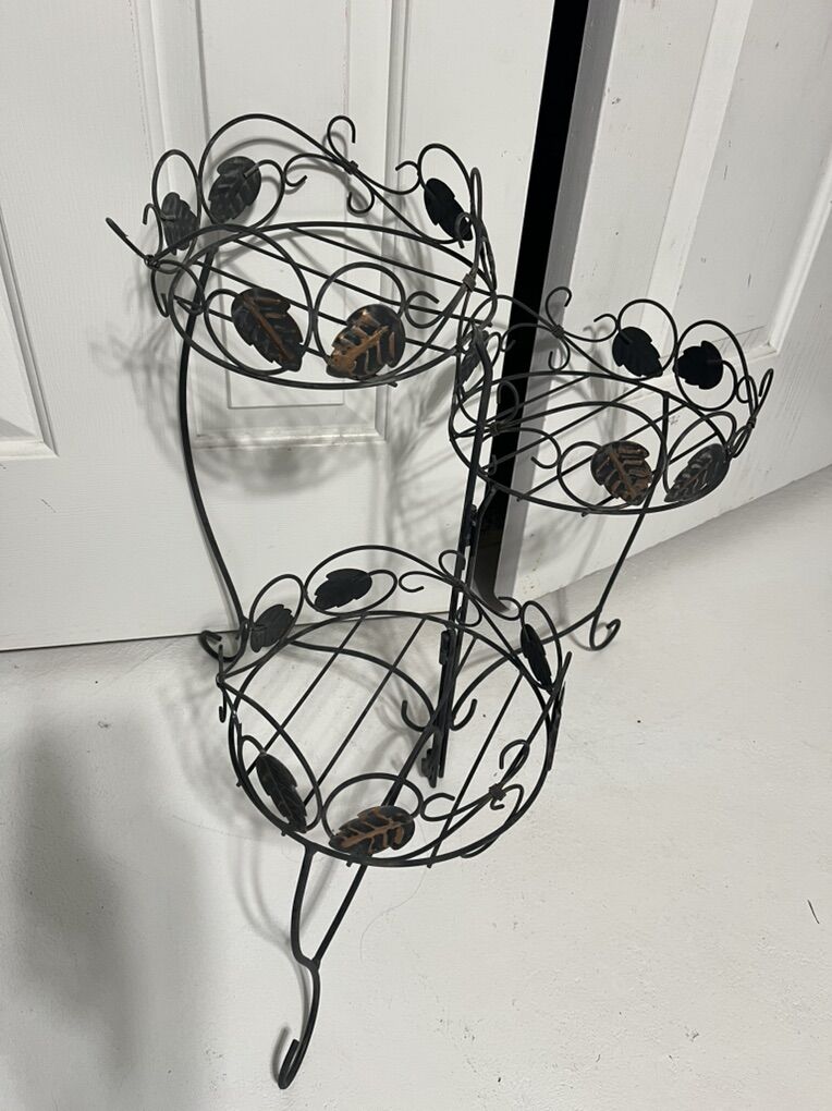 3 Spot Metal Plant Stand Tiered 21 T 19 W