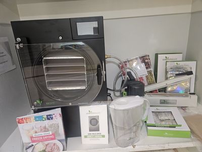 Harvest Right Freeze Dryer with lots of EXTRAS