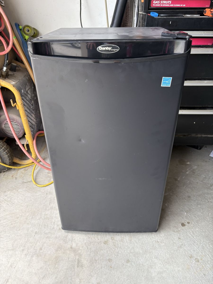 Mini fridge