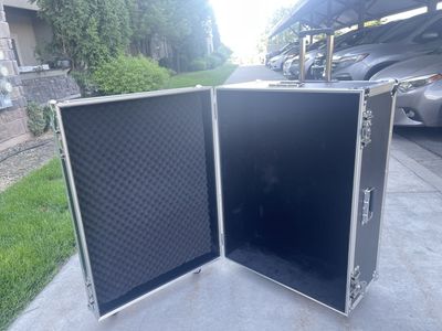 Case for a foldable power chair