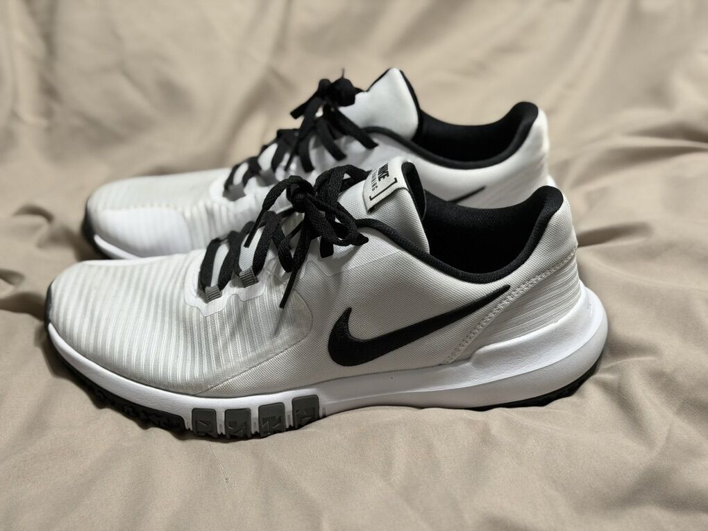 Like New Mens Nike Training Shoes Size 9.5
