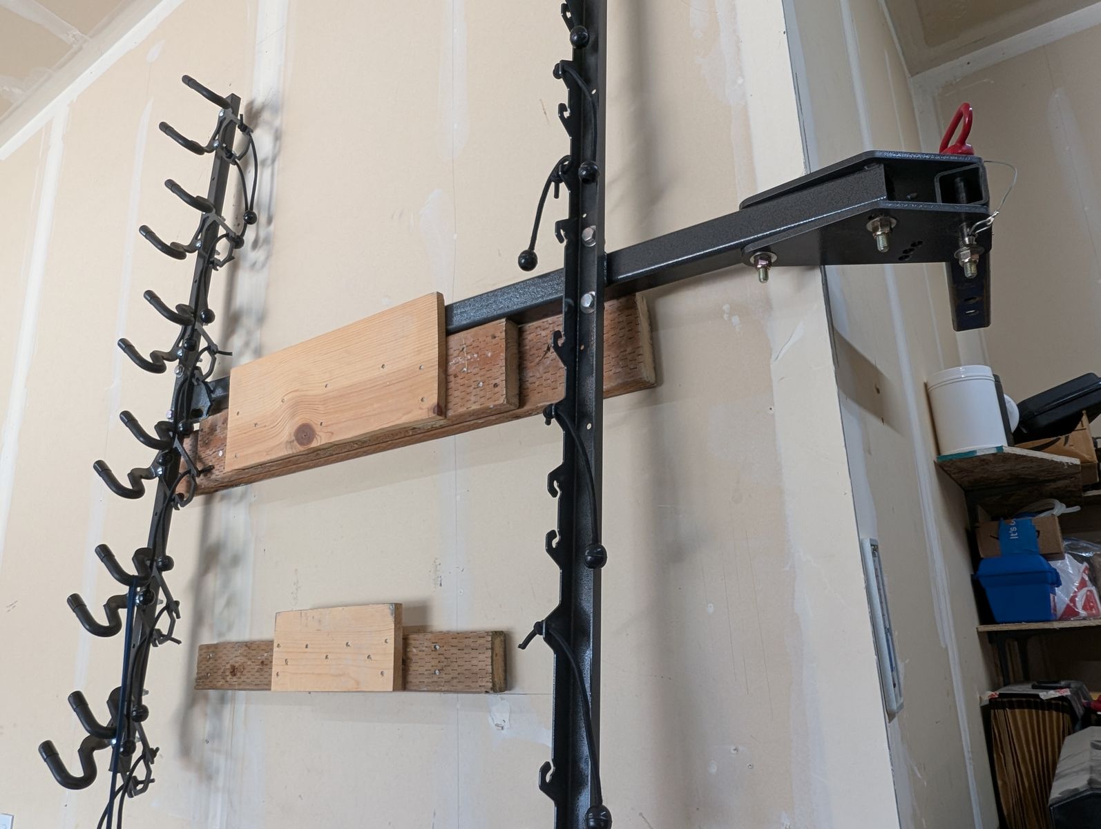 Like new Lolo bike rack w/ 6 slots