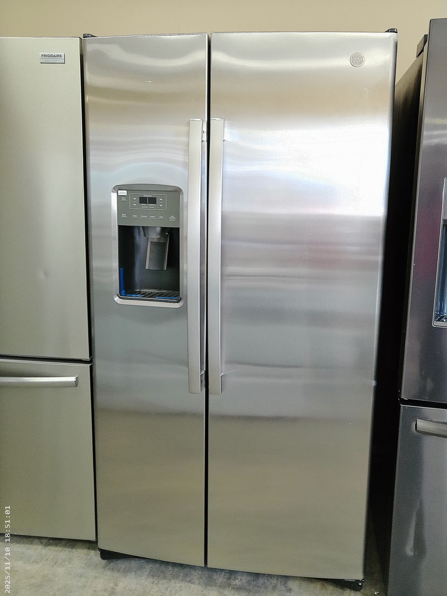 New 25 cf Stainless Steel Side by Side~1 Year Warranty~Water and Ice Dispensers