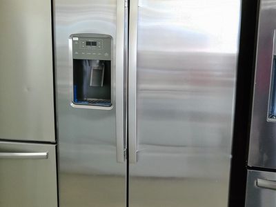 New 25 cf Stainless Steel Side by Side~1 Year Warranty~Water and Ice Dispensers