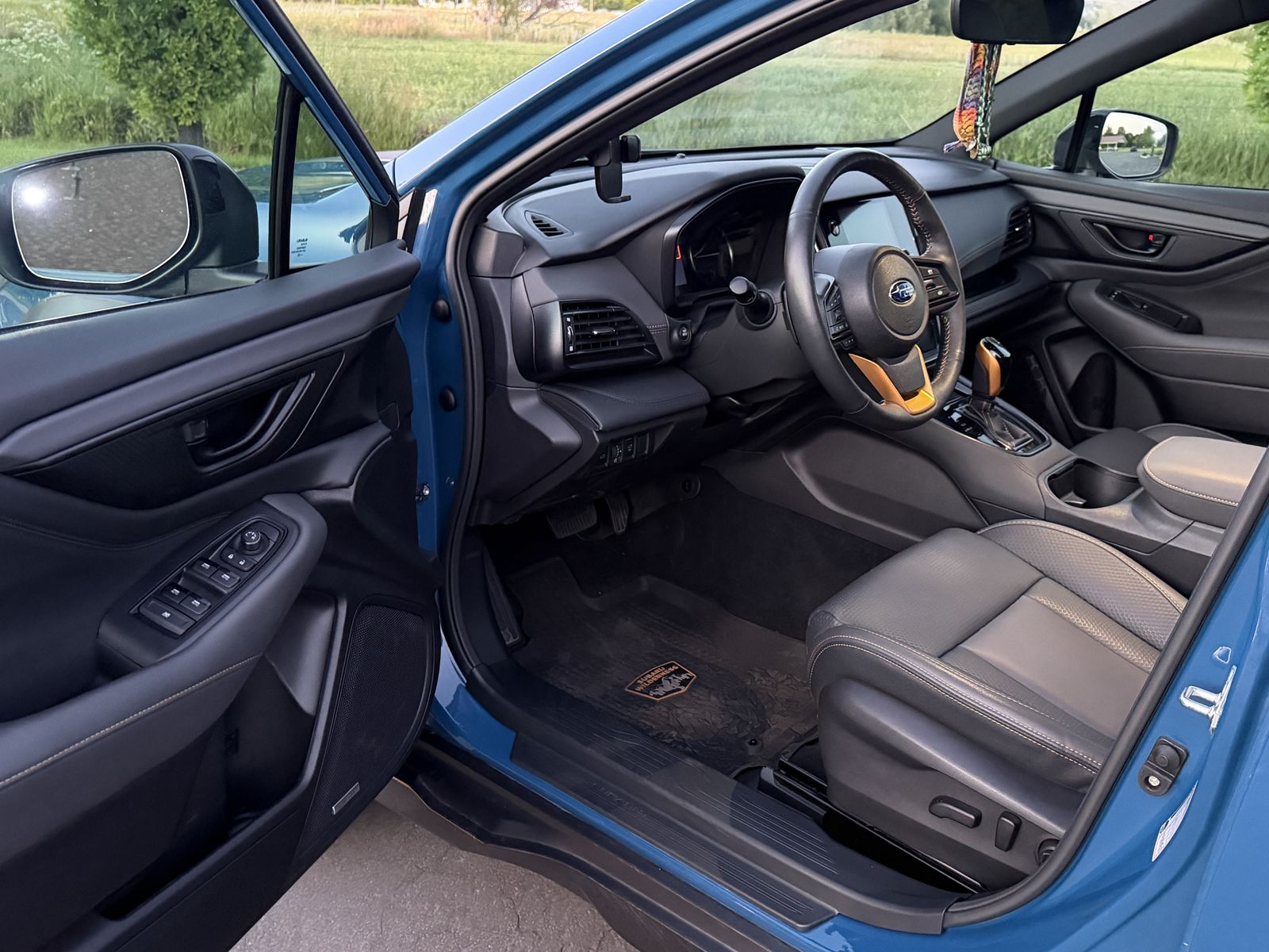 Main image 13