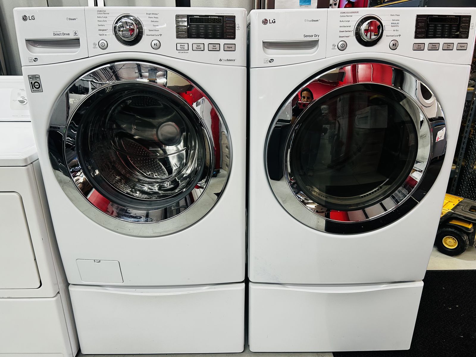 Lg Steam Electric Front Load Set With Pedestals