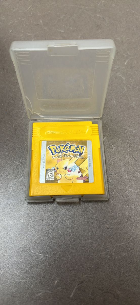 Pokémon Yellow Special Pikachu Edition Nintendo Game Boy Cartridge with Case