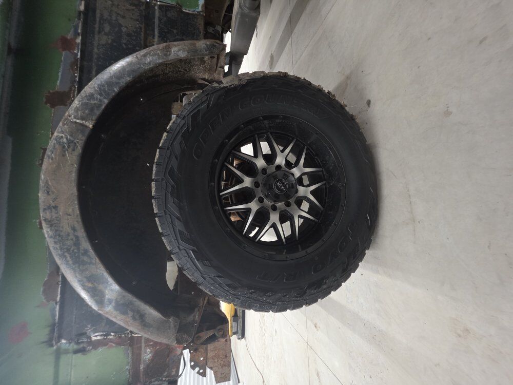 37 12.50 r20 tires on 8x6.5 wheels