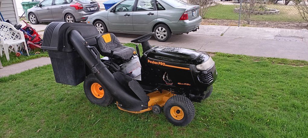 Poulan Pro Riding Lawn Mower