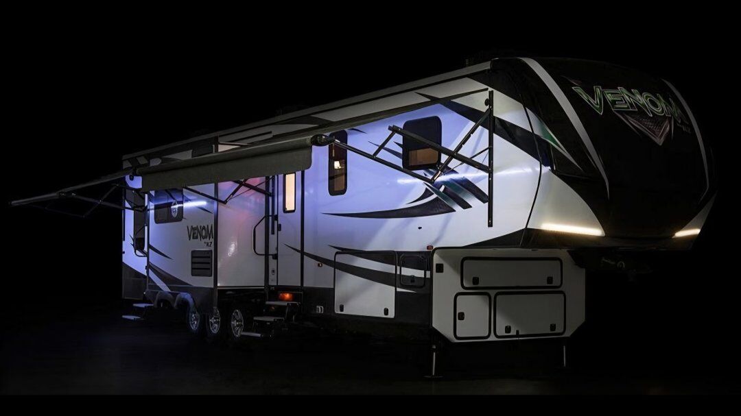 42 ft KZ Venom 3911 Toy Hauler Fifth Wheel